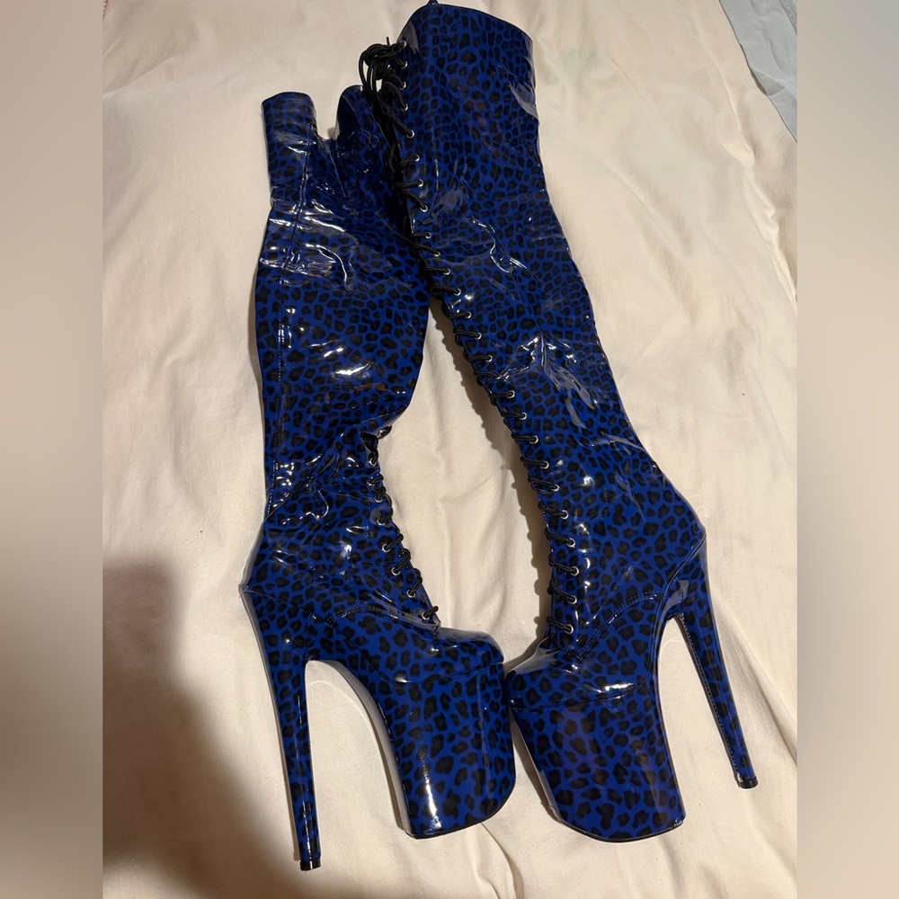 Cobalt blue leopard over the knee pole boots, size 6 - Picture 2 of 12
